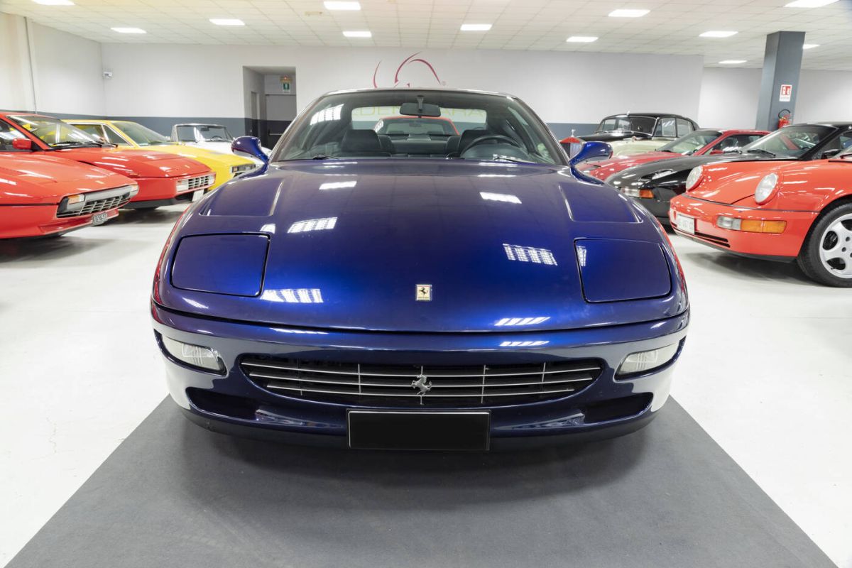 The Sant'Agostino auction house offers 30 exclusive cars including the legendary beach by Gianni Agnelli