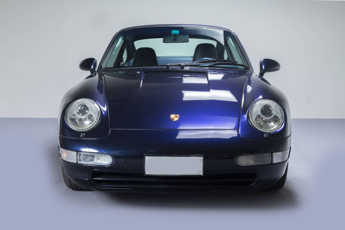 The Sant'Agostino auction house offers 30 exclusive cars including the legendary beach by Gianni Agnelli