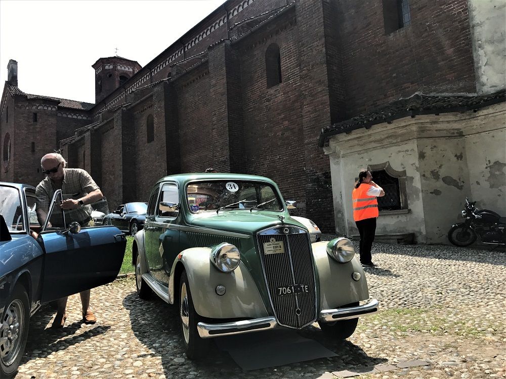 HISTORIC CARS AT MORIMONDO: THE JOY OF SHARING EMOTIONS IN ONE OF THE MOST BEAUTIFUL PLACES IN LOMBARDY