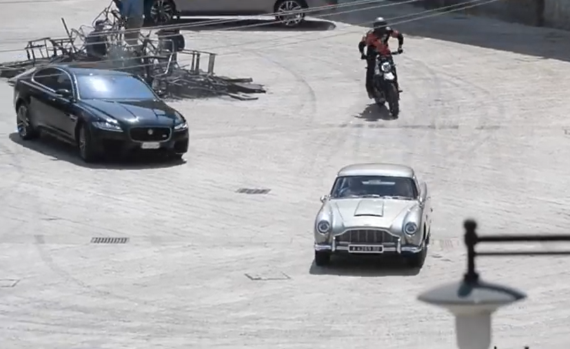 Only on OldCar24 the processing of the new movie about Agent 007. In the background the most beautiful Italy.