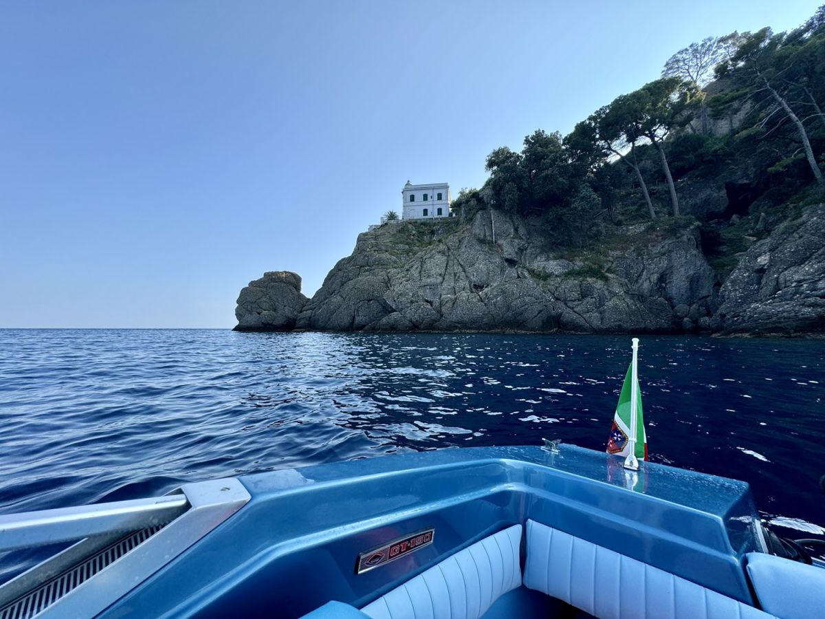 Glastron GT 150, 007's boat used in the film "Live and Let Die"