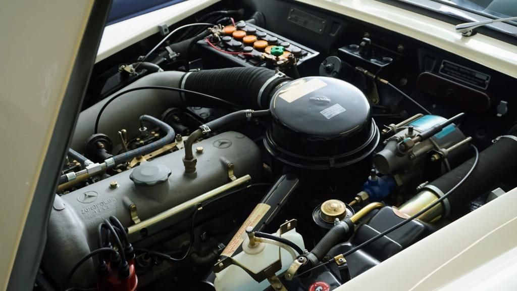 OldCar24 esporrà in occasione di Auto Moto d'Epoca Bologna 2023 un’automobile prestigiosa già entrata nella leggenda, la Mercedes Benz 190 SL