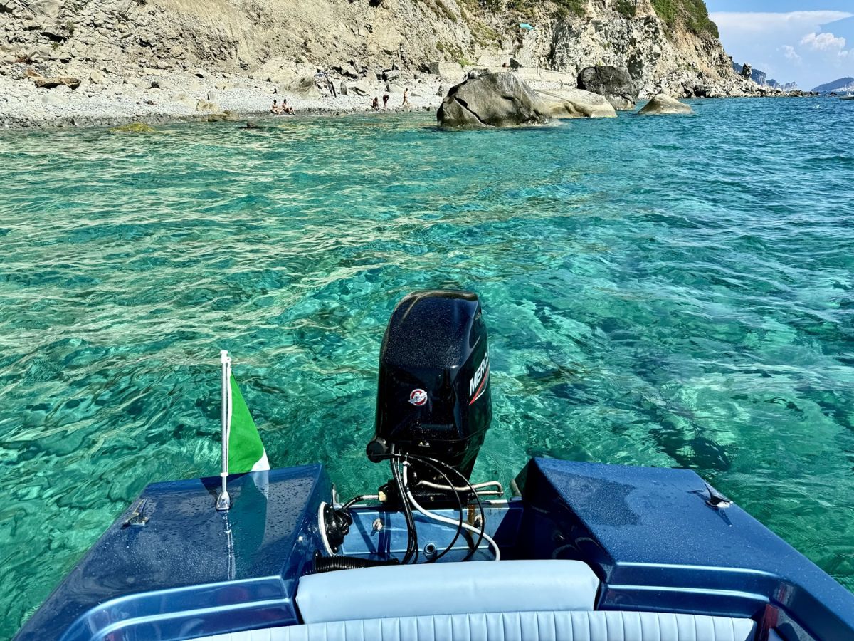 Glastron GT 150, 007's boat used in the film "Live and Let Die"