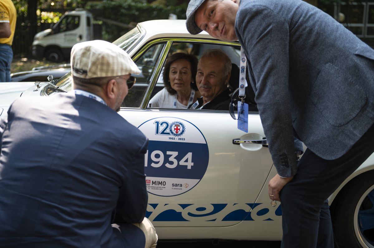 President Geronimo La Russa organised a big party for the 120th anniversary of ACI Milano during the passage of the 1000 Miglia