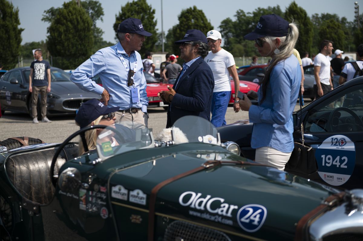 President Geronimo La Russa organised a big party for the 120th anniversary of ACI Milano during the passage of the 1000 Miglia