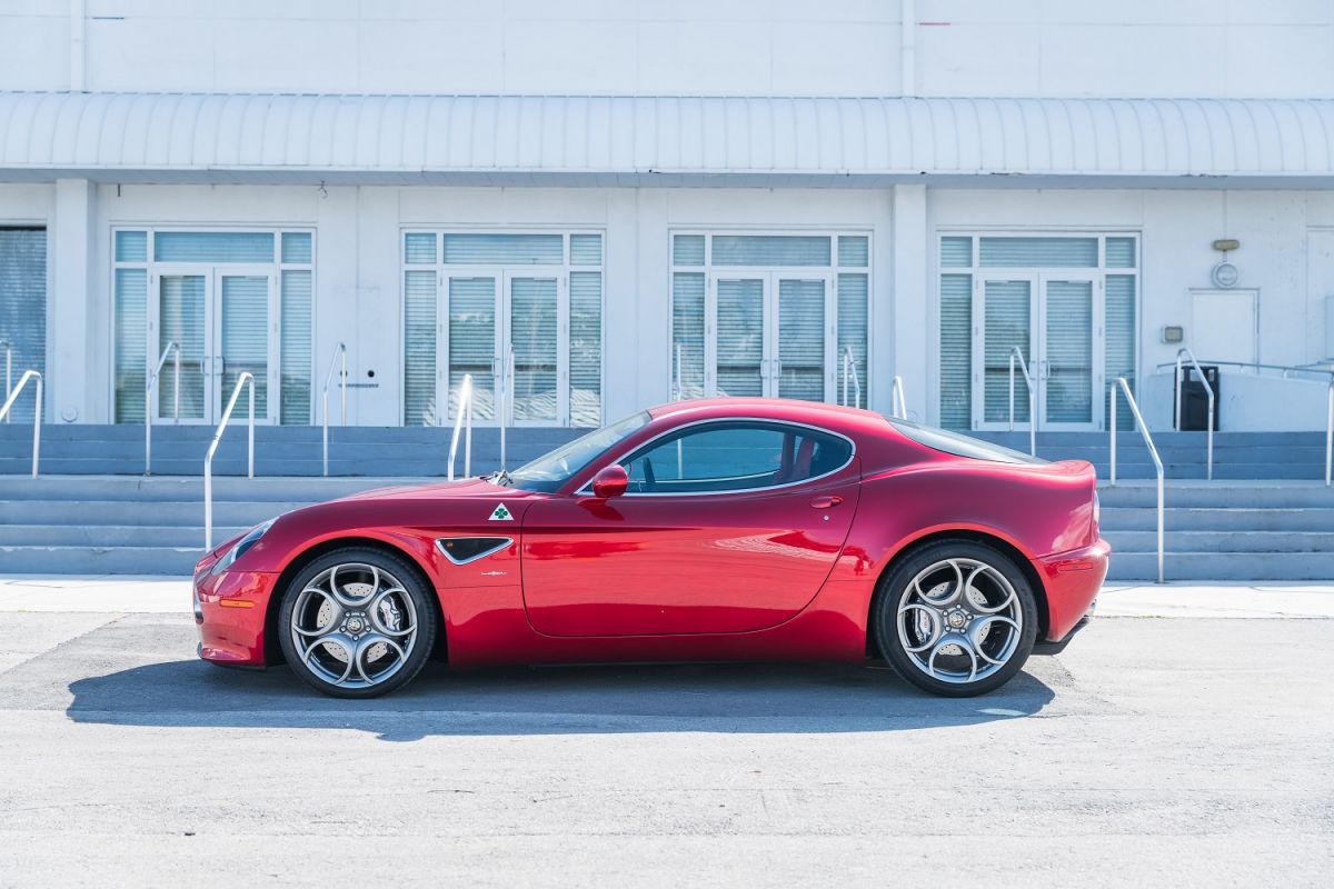 Alfa Romeo 8C Competizione: the classic of the future