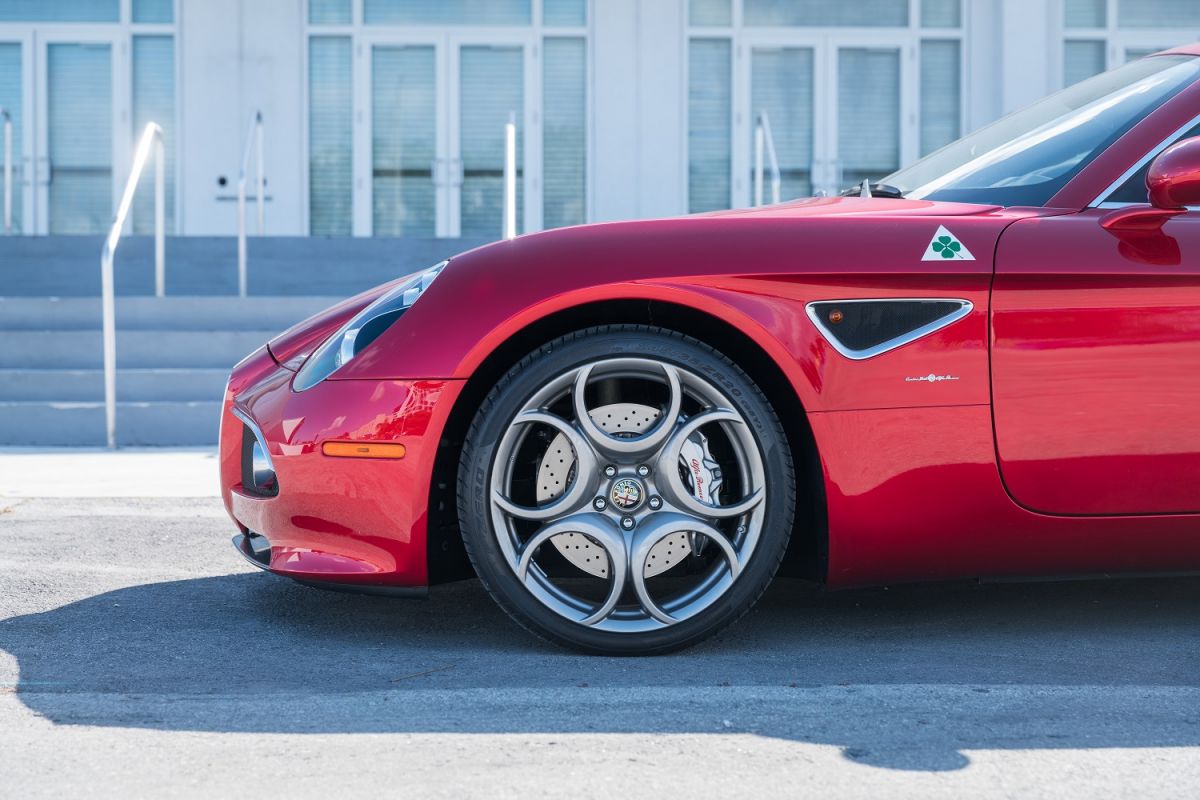 Alfa Romeo 8C Competizione: the classic of the future