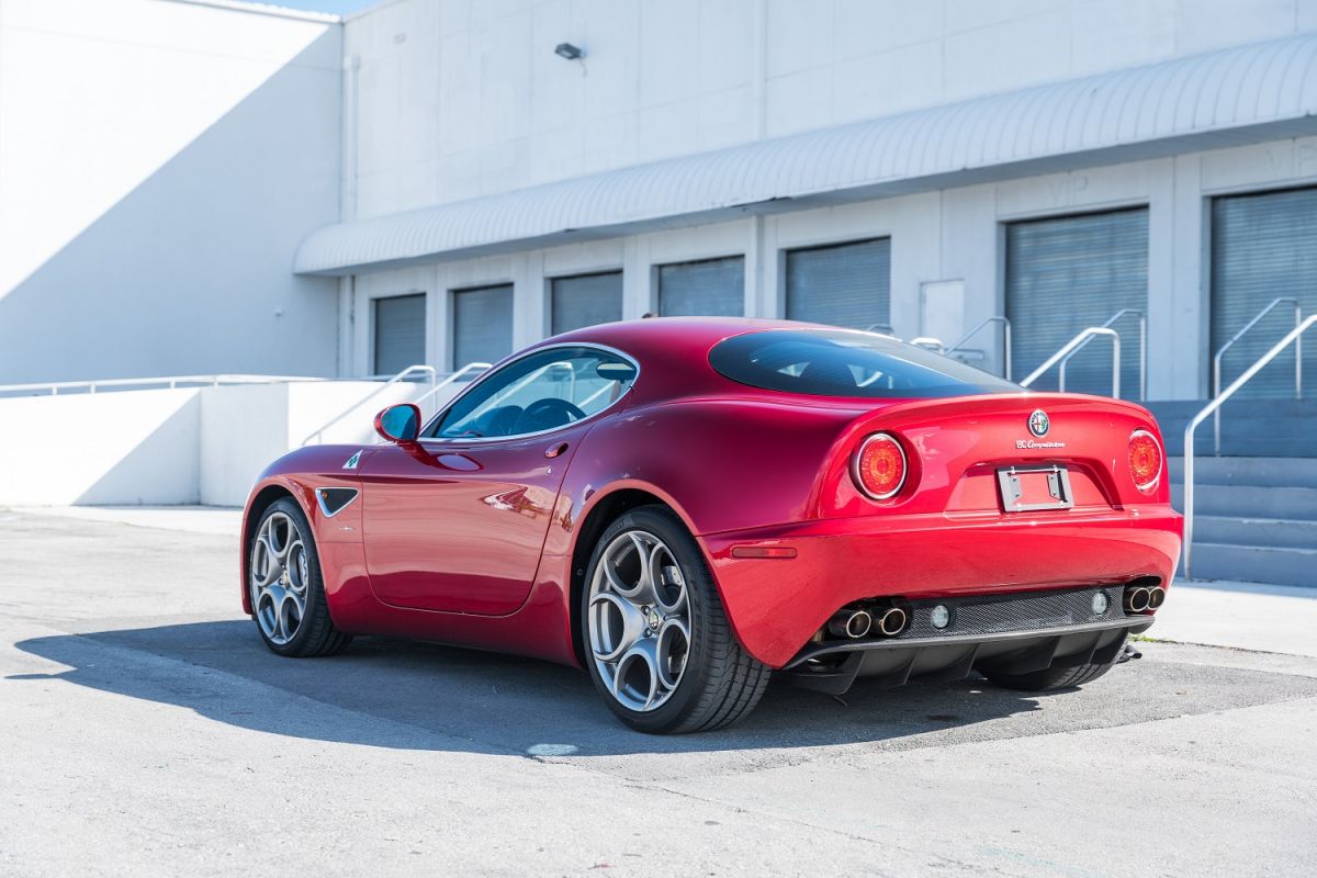 Alfa Romeo 8C Competizione: the classic of the future