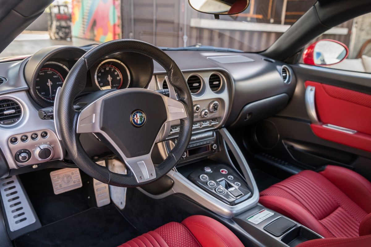 Alfa Romeo 8C Competizione: the classic of the future