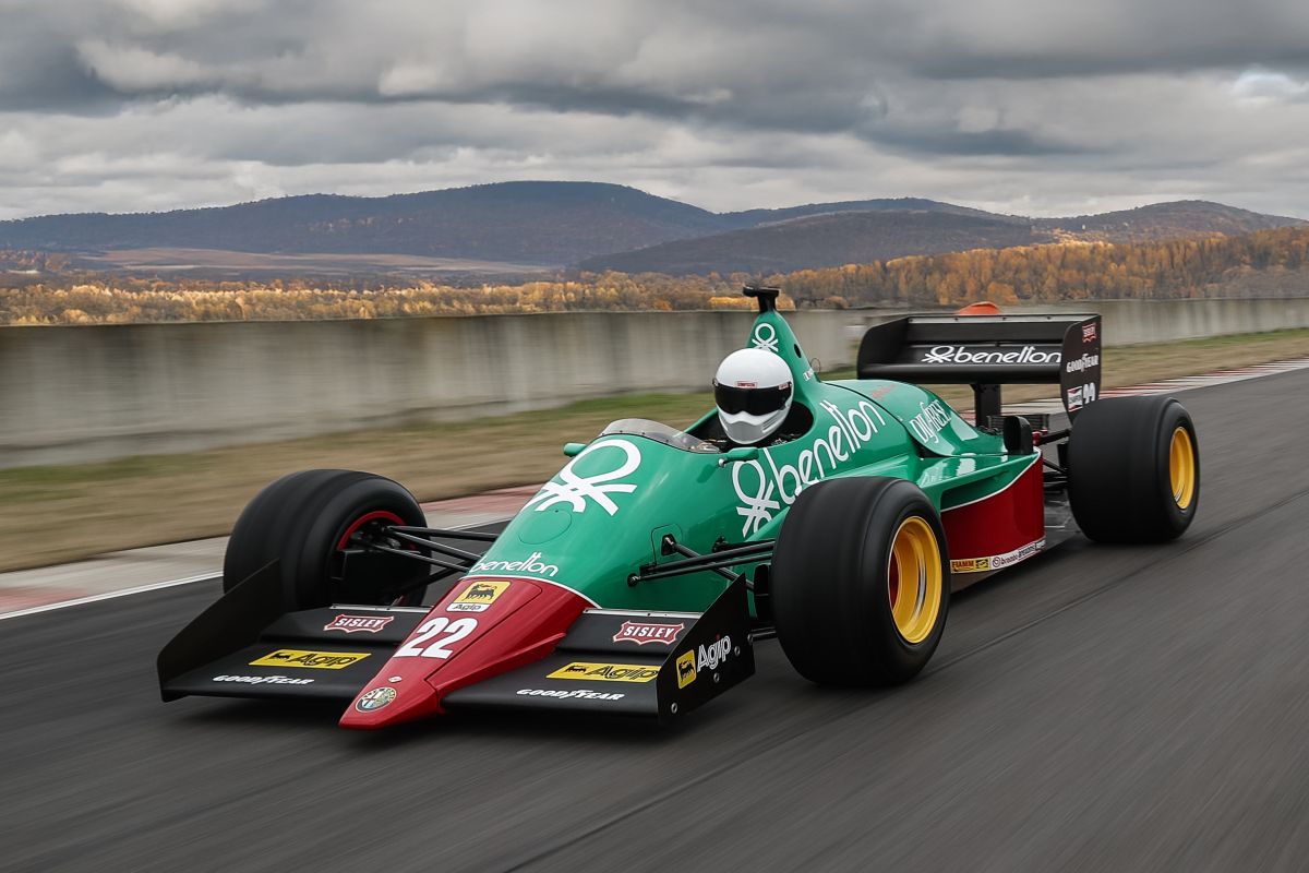 AUTO E MOTO D’EPOCA ACCENDE LA PASSIONE: DAL PRIMO MOTORE A SCOPPIO ALL'ULTIMA FERRARI CAMPIONE DEL MONDO 