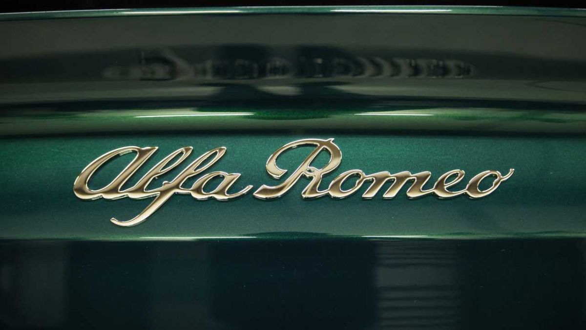 Alfa Romeo Giulia SWB Zagato, design inspired by the historic SZ - RZ models
