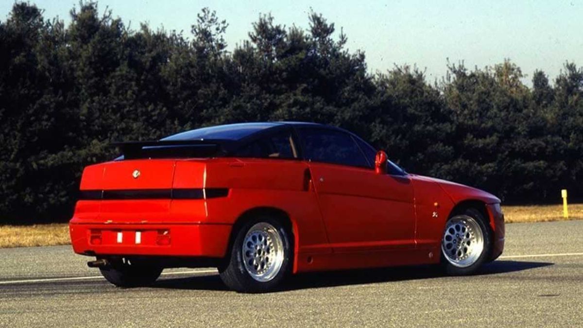 Alfa Romeo Giulia SWB Zagato, design inspired by the historic SZ - RZ models