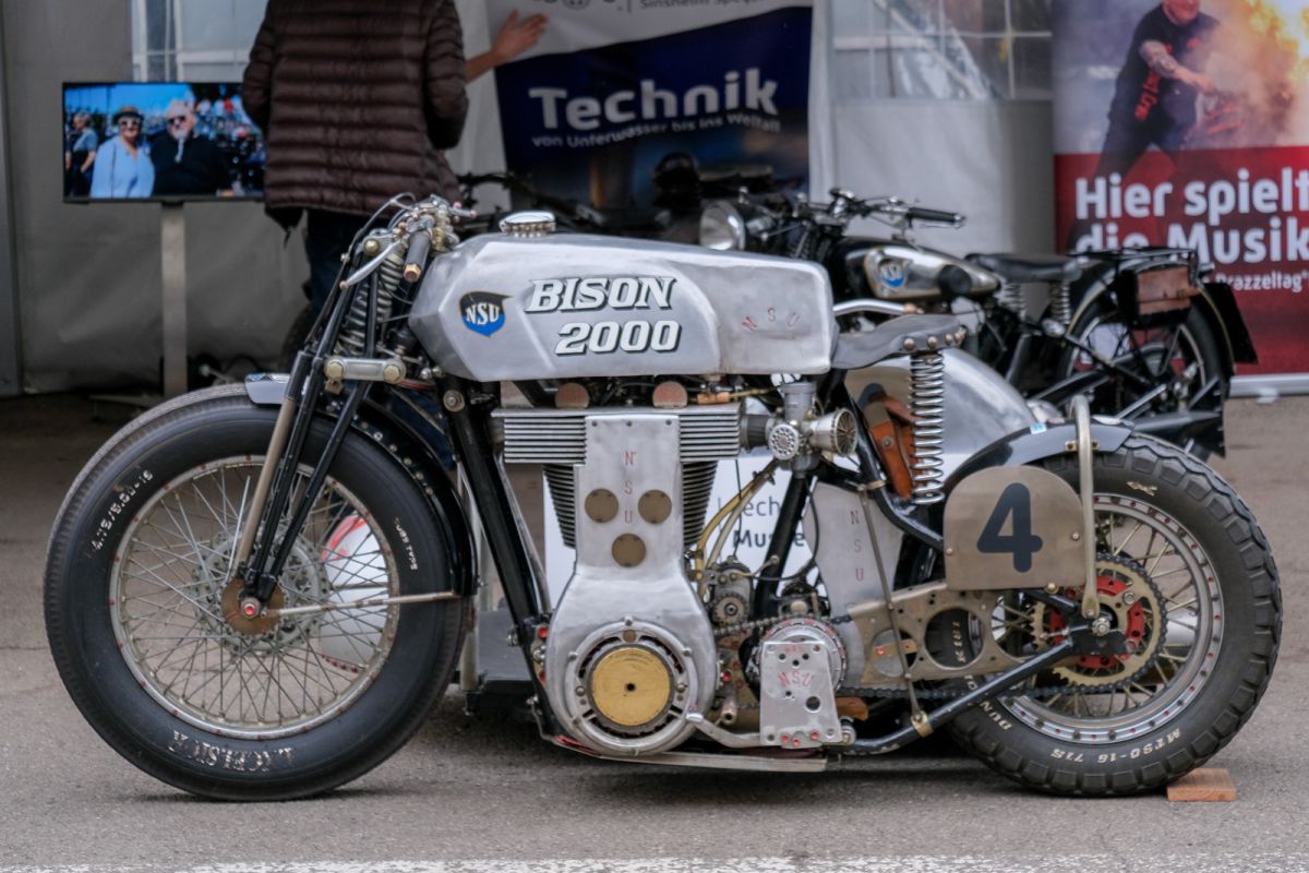 COUNTDOWN TO AUTO E MOTO D'EPOCA 2024: PASSION RETURNS TO BOLOGNA.