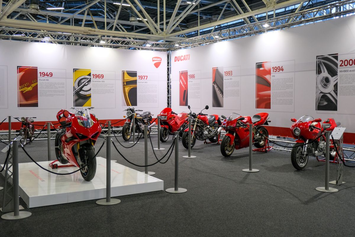 MOTÒEXHIBITION WARMS UP ITS ENGINES, NEXT WEEK THE DEBUT AT MODENAFIERE. OldBike24 Media Partner