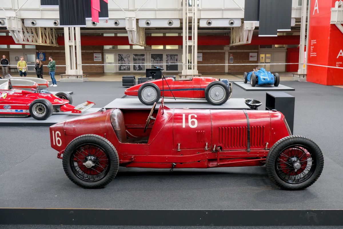COUNTDOWN TO AUTO E MOTO D'EPOCA 2024: PASSION RETURNS TO BOLOGNA.