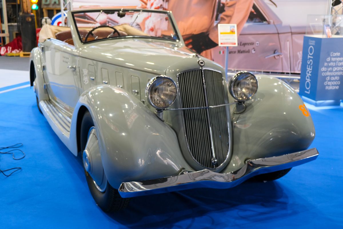 LINE UP IN POLE POSITION FOR AUTO E MOTO D’EPOCA IN BOLOGNA. THE 40th EDITION IN THE HEART OF THE MOTOR VALLEY. 