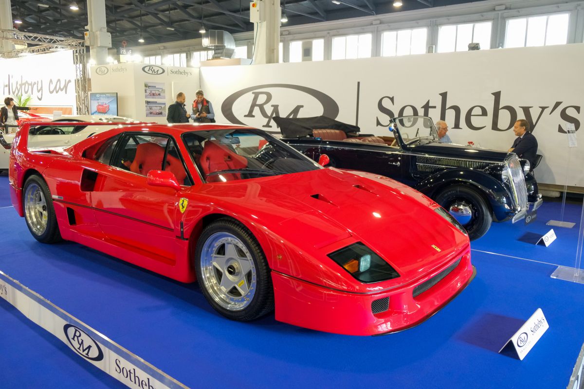 LINE UP IN POLE POSITION FOR AUTO E MOTO D’EPOCA IN BOLOGNA. THE 40th EDITION IN THE HEART OF THE MOTOR VALLEY. 