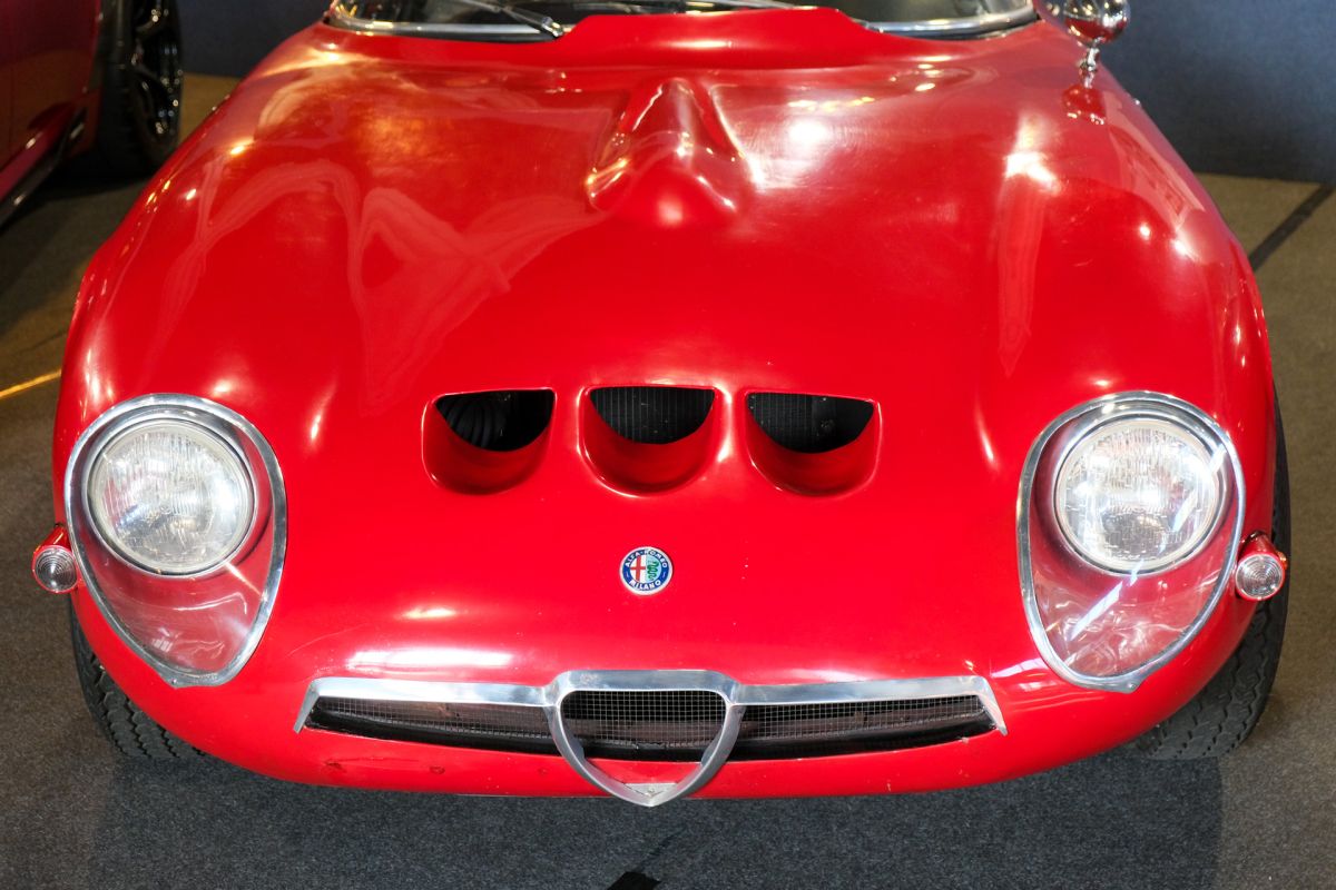 LINE UP IN POLE POSITION FOR AUTO E MOTO D’EPOCA IN BOLOGNA. THE 40th EDITION IN THE HEART OF THE MOTOR VALLEY. 