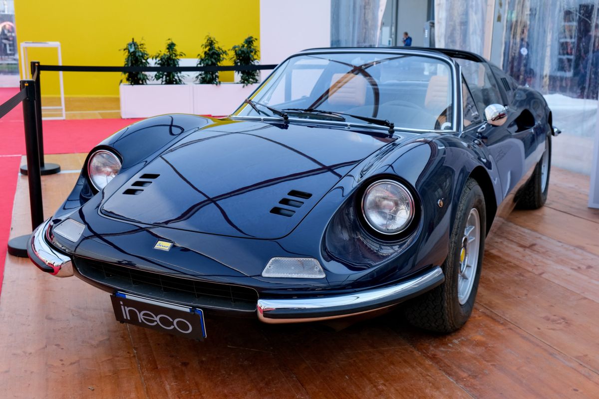 LINE UP IN POLE POSITION FOR AUTO E MOTO D’EPOCA IN BOLOGNA. THE 40th EDITION IN THE HEART OF THE MOTOR VALLEY. 