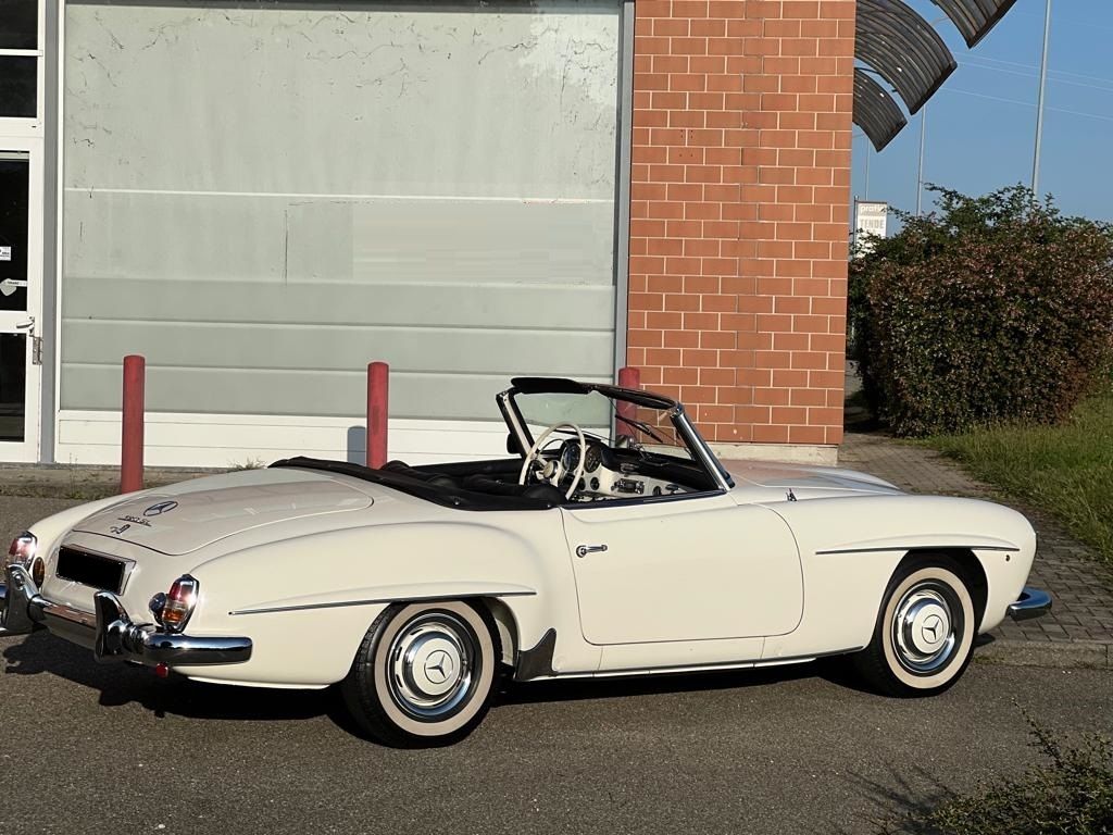 OldCar24 esporrà in occasione di Auto Moto d'Epoca Bologna 2023 un’automobile prestigiosa già entrata nella leggenda, la Mercedes Benz 190 SL
