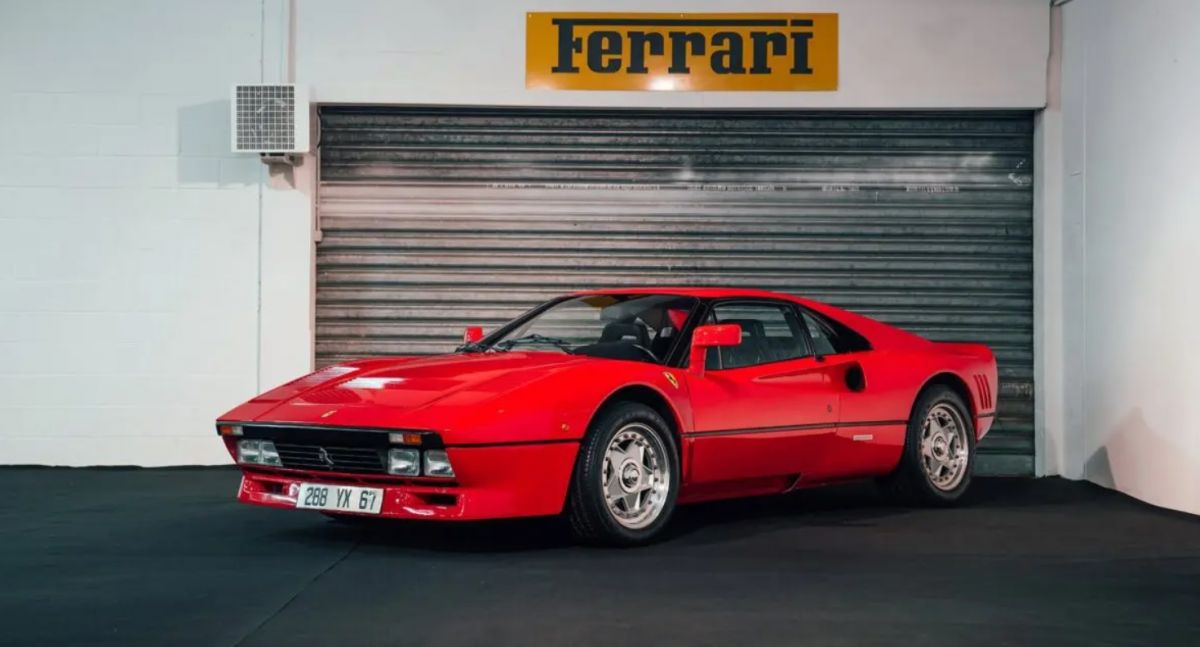 FERRARI PORSCHE BUGATTI: supermillion-dollar auction in Paris, 2022