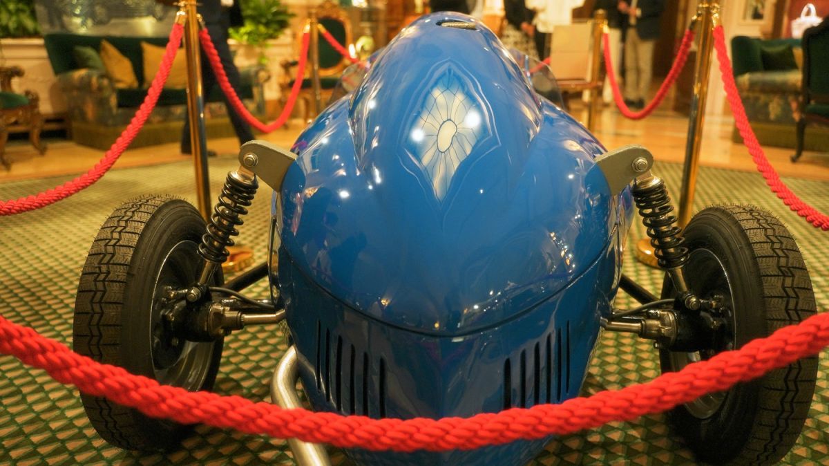 Protagonist at the Grand Hotel et de Milan is the Formula Junior Patriarca, Little Tony’s single-seater car