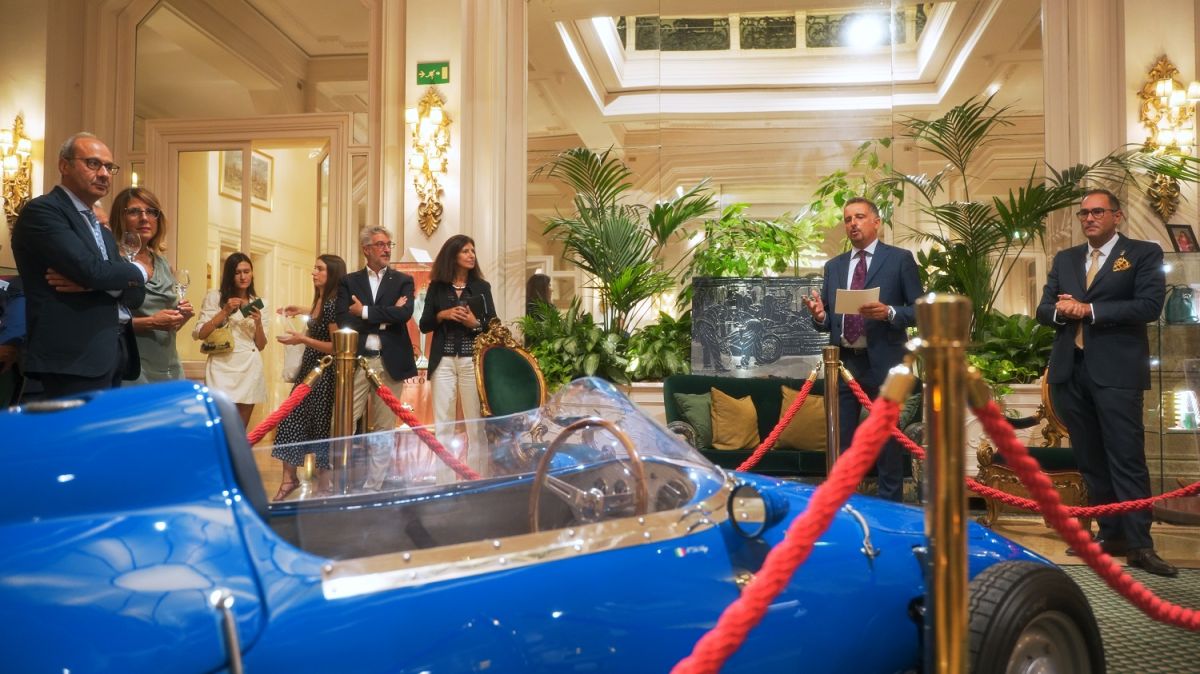 Protagonist at the Grand Hotel et de Milan is the Formula Junior Patriarca, Little Tony’s single-seater car