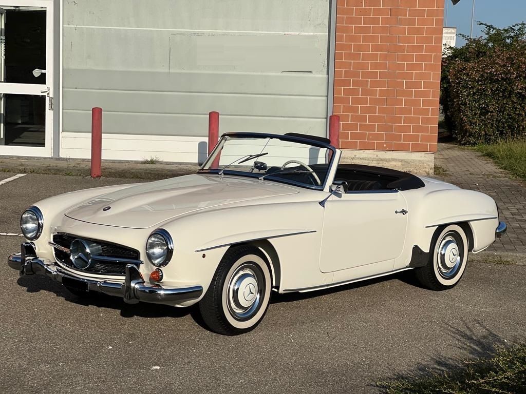 OldCar24 esporrà in occasione di Auto Moto d'Epoca Bologna 2023 un’automobile prestigiosa già entrata nella leggenda, la Mercedes Benz 190 SL