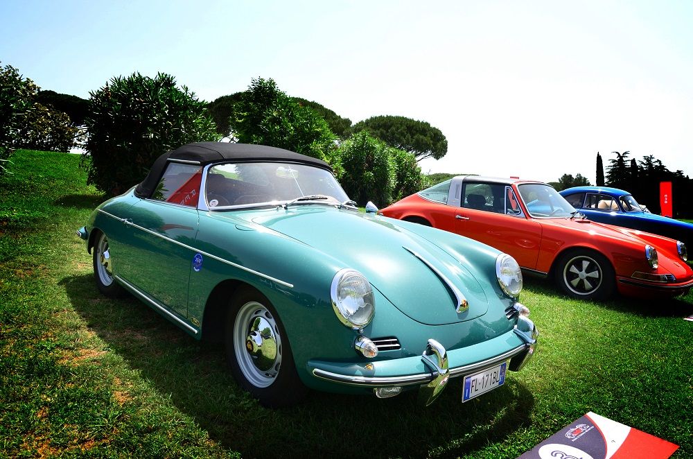 "Beautiful as Rome', the Ferrari 250 GT California wins