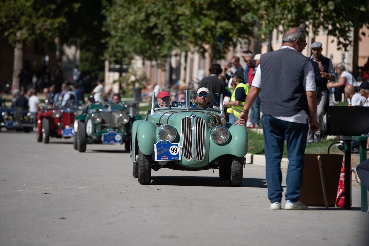 32° GRAN PREMIO NUVOLARI: PRIMO TRIONFO PER ALIVERTI-VALENTE A BORDO DI UNA BMW 328 ROADSTER DEL 1937 
