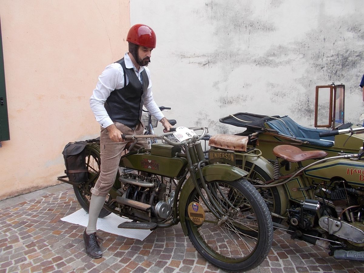 Festa delle moto centenarie alla XI edizione della “Settimana Motoristica Bresciana”