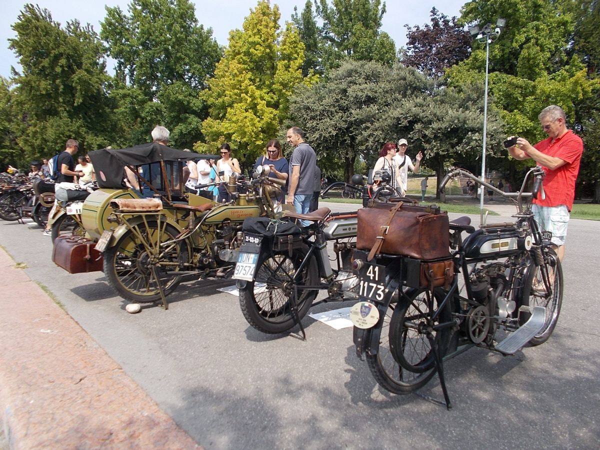 Festa delle moto centenarie alla XI edizione della “Settimana Motoristica Bresciana”