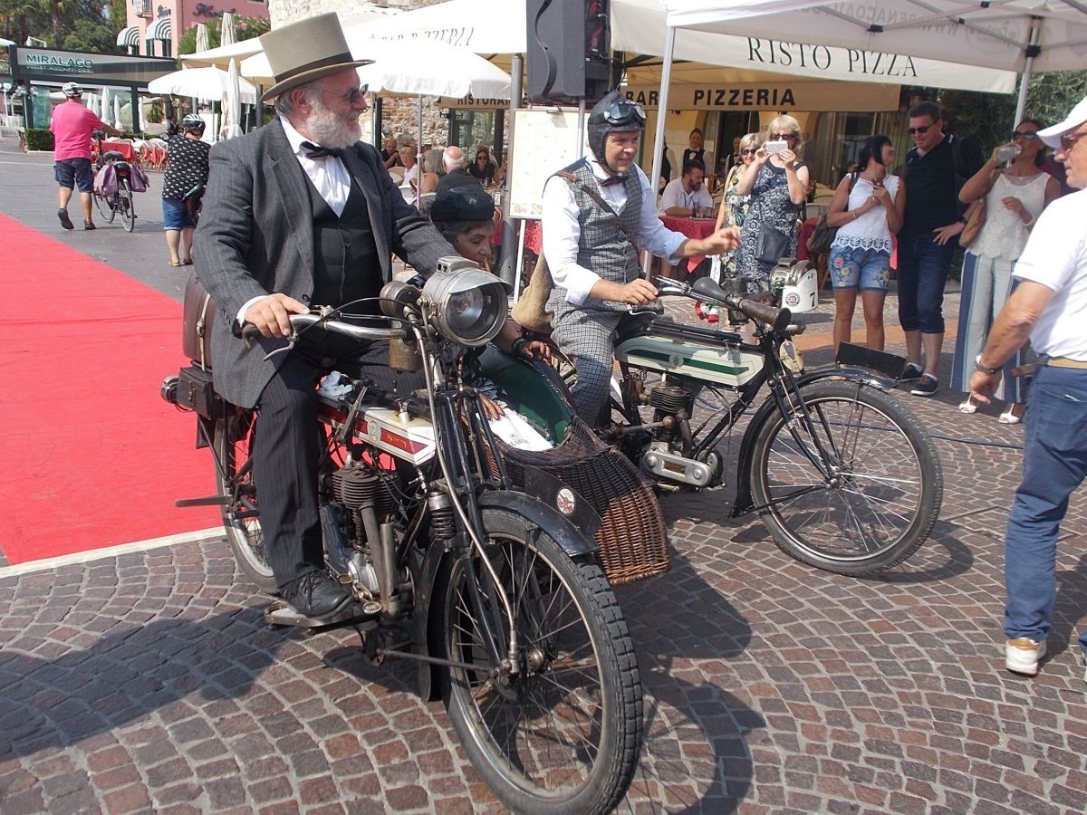 Festa delle moto centenarie alla XI edizione della “Settimana Motoristica Bresciana”