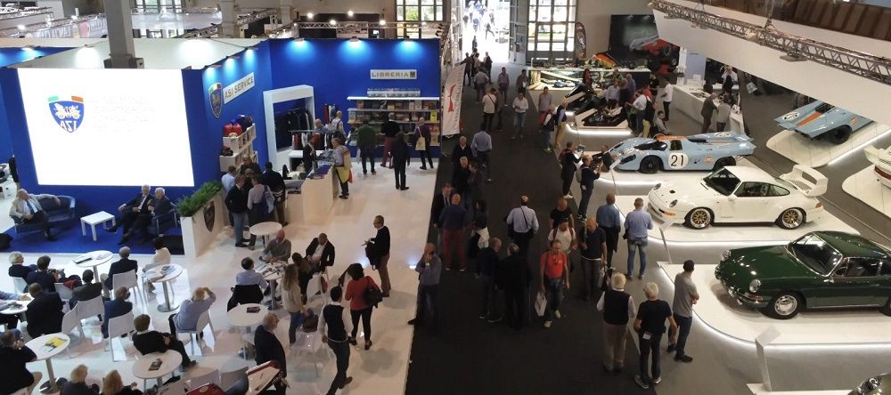 AUTO E MOTO D'EPOCA - LA FIERA DEL CLASSIC PROCEDE A PIENO RITMO