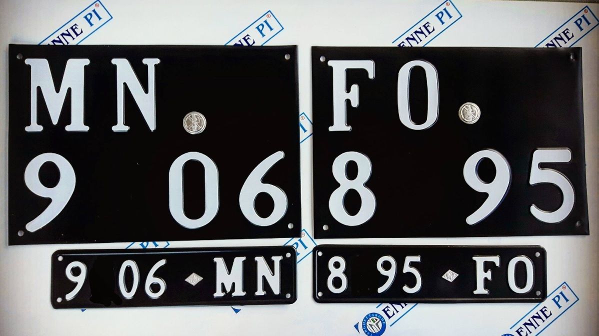 The dream of many Italian collectors comes true: recovering the first registration plate of their historic car