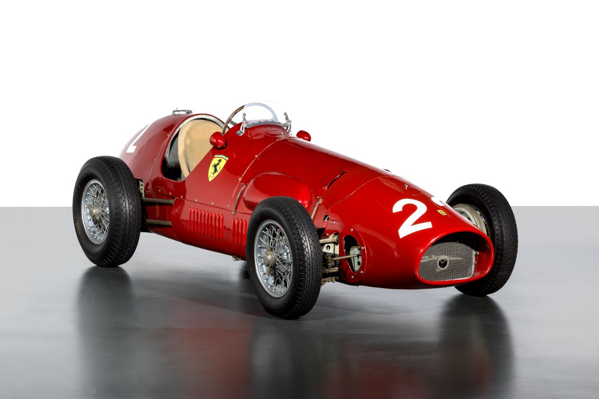 AUTO E MOTO D’EPOCA ACCENDE LA PASSIONE: DAL PRIMO MOTORE A SCOPPIO ALL'ULTIMA FERRARI CAMPIONE DEL MONDO 