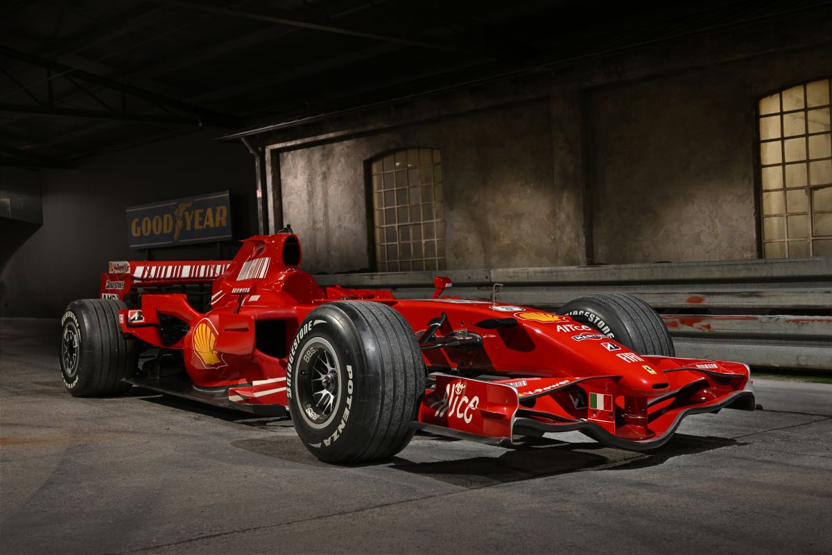 AUTO E MOTO D’EPOCA ACCENDE LA PASSIONE: DAL PRIMO MOTORE A SCOPPIO ALL'ULTIMA FERRARI CAMPIONE DEL MONDO 