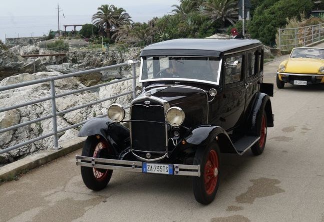 4 E 5 GIUGNO 2022: TORNA IL CONCORSO D’ELEGANZA MARINA DI VARAZZE CLASSIC CARS