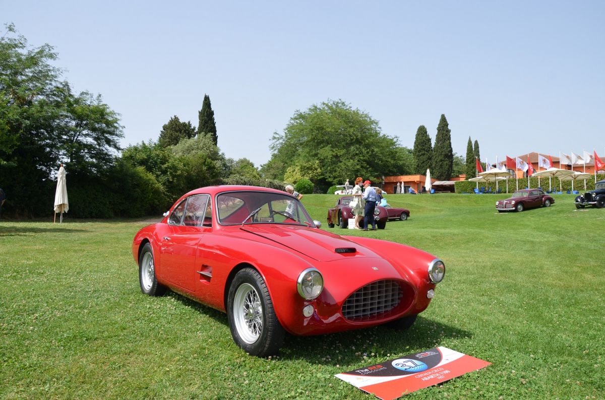 "Beautiful as Rome', the Ferrari 250 GT California wins