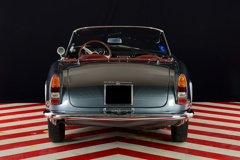 Alfa Romeo 2000 Touring Spider (1957-61)
