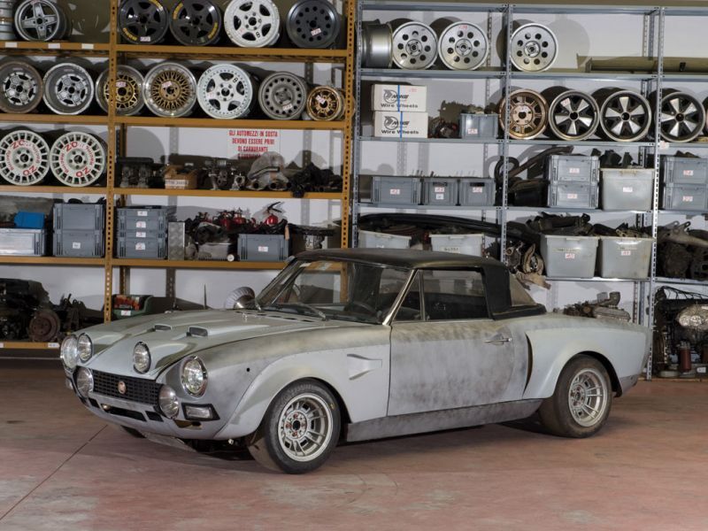 Duemila ruote : all'asta una collezione di auto d'epoca ? No, un museo 