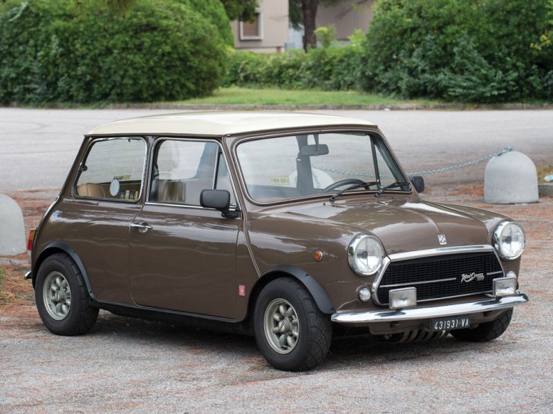 Duemila ruote : all'asta una collezione di auto d'epoca ? No, un museo 