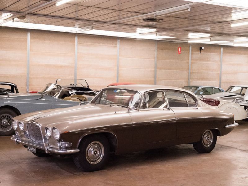 Duemila ruote : all'asta una collezione di auto d'epoca ? No, un museo 