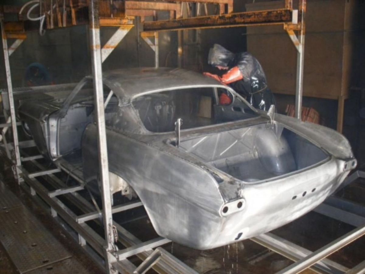 The Volvo P1800 driven by Roger Moore appeared in historical TV series "The Saint" 