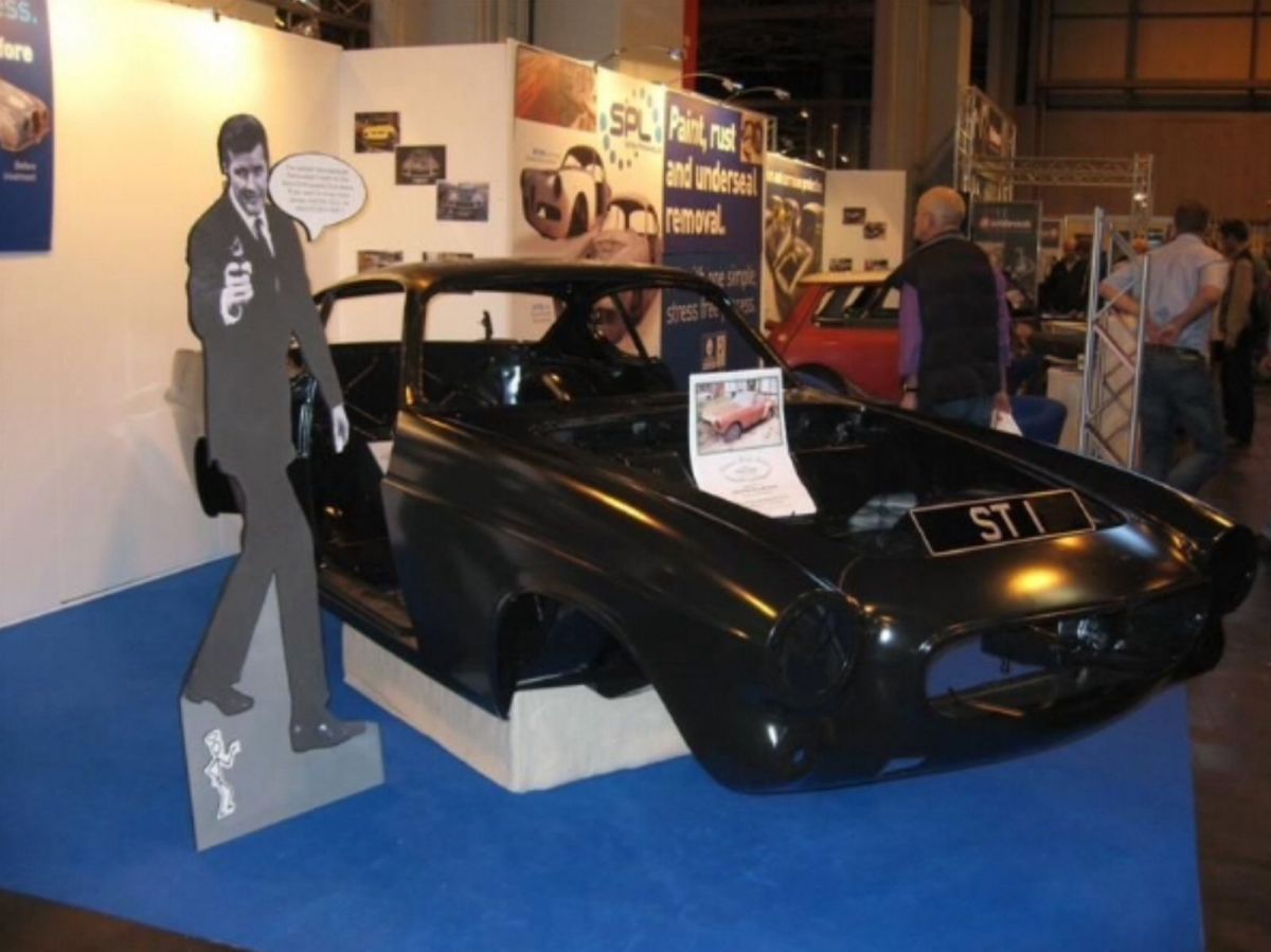 The Volvo P1800 driven by Roger Moore appeared in historical TV series "The Saint" 