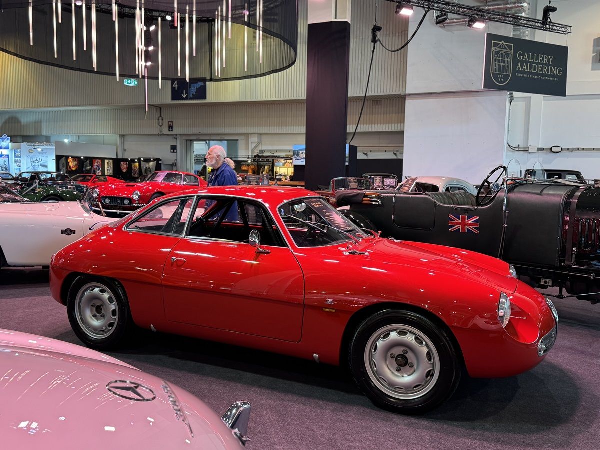 Techno Classica Essen 2025: OldCar24 LIVE FROM PAVILLON 5