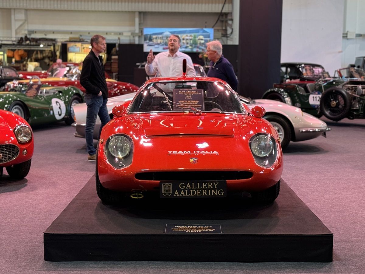 Techno Classica Essen 2025: OldCar24 LIVE FROM PAVILLON 5