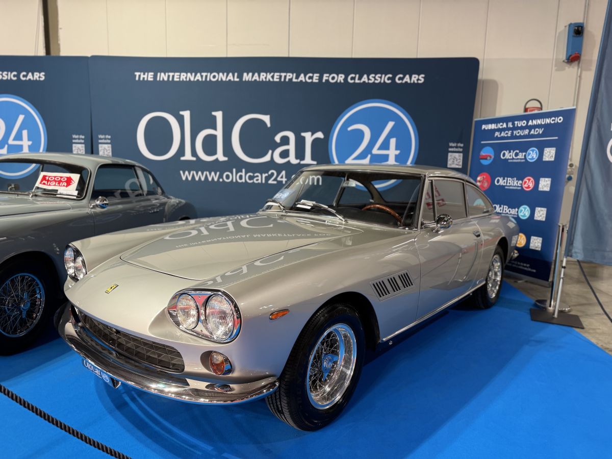  The cars of the Dolce Vita VIPs at the OldCar24 stand at Milan Autoclassica