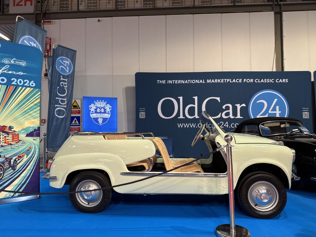  The cars of the Dolce Vita VIPs at the OldCar24 stand at Milan Autoclassica