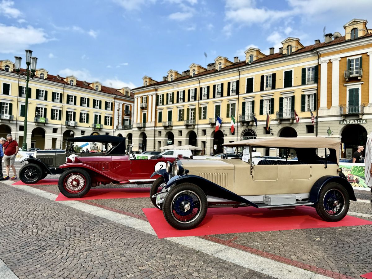 "Medaglia del Presidente della Repubblica”, auto da Italia e dall’estero: uno show il centenario della corsa “Cuneo - Colle della Maddalena